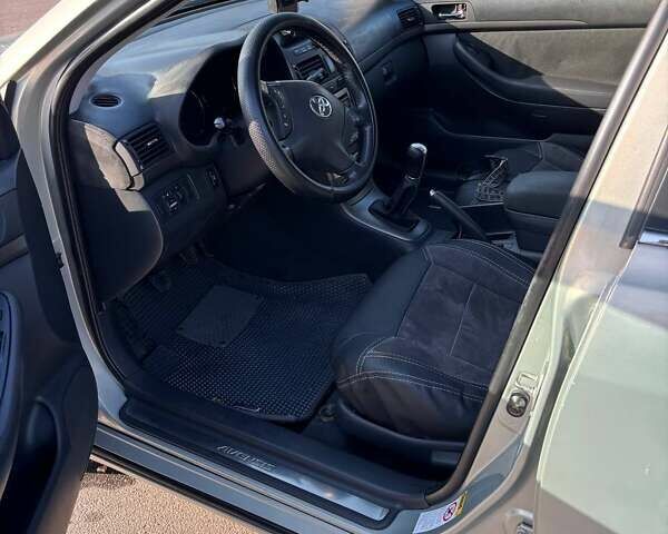 Зеленый Тойота Авенсис, объемом двигателя 1.8 л и пробегом 254 тыс. км за 5500 $, фото 23 на Automoto.ua