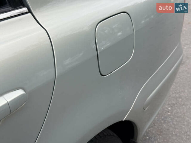 Зеленый Тойота Авенсис, объемом двигателя 1.8 л и пробегом 285 тыс. км за 5999 $, фото 22 на Automoto.ua