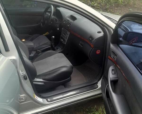 Зеленый Тойота Авенсис, объемом двигателя 1.76 л и пробегом 266 тыс. км за 5000 $, фото 6 на Automoto.ua