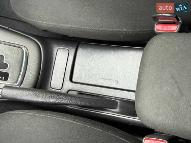 Зеленый Тойота Авенсис, объемом двигателя 1.8 л и пробегом 285 тыс. км за 5999 $, фото 48 на Automoto.ua