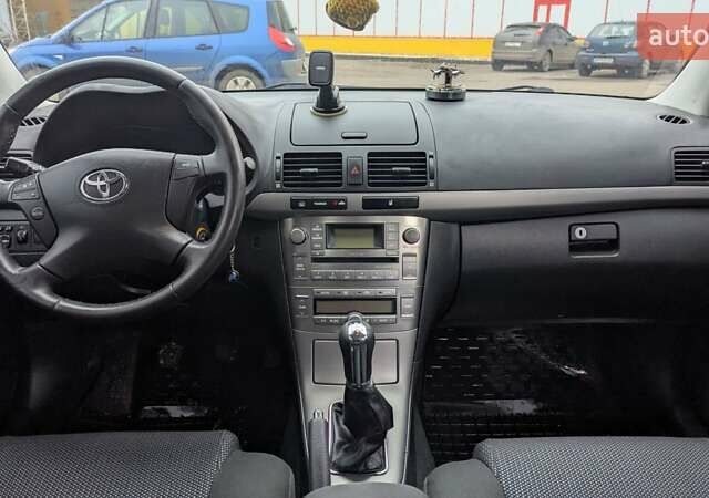 Зеленый Тойота Авенсис, объемом двигателя 1.79 л и пробегом 213 тыс. км за 6300 $, фото 8 на Automoto.ua