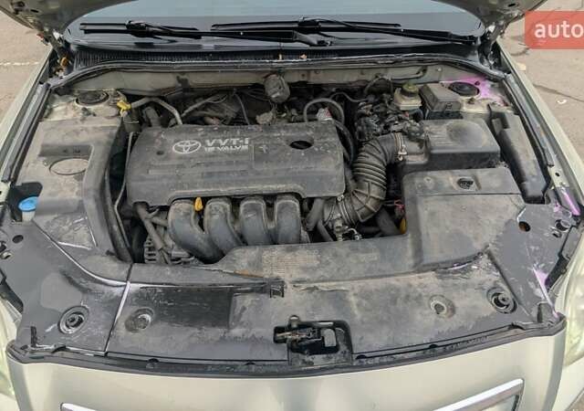 Зеленый Тойота Авенсис, объемом двигателя 1.79 л и пробегом 213 тыс. км за 6300 $, фото 14 на Automoto.ua