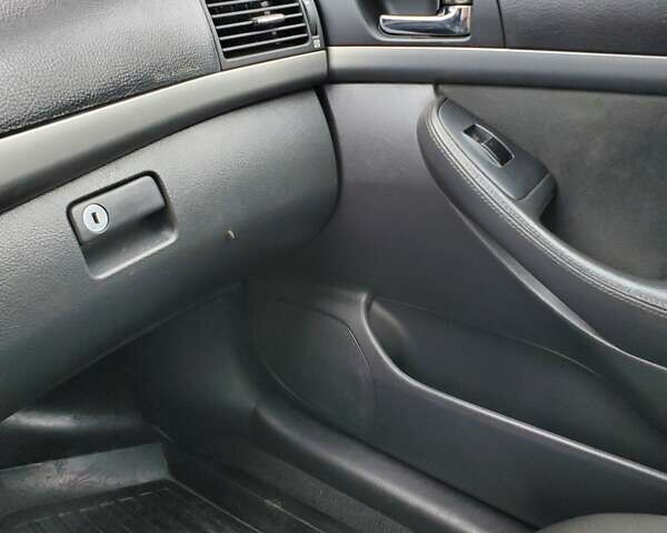 Зеленый Тойота Авенсис, объемом двигателя 1.79 л и пробегом 96 тыс. км за 9300 $, фото 2 на Automoto.ua