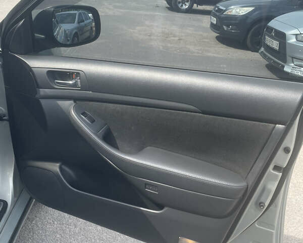 Зеленый Тойота Авенсис, объемом двигателя 1.8 л и пробегом 267 тыс. км за 6800 $, фото 17 на Automoto.ua