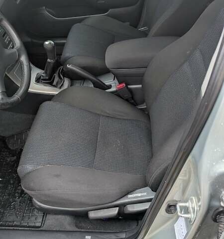 Зеленый Тойота Авенсис, объемом двигателя 1.79 л и пробегом 213 тыс. км за 6300 $, фото 5 на Automoto.ua