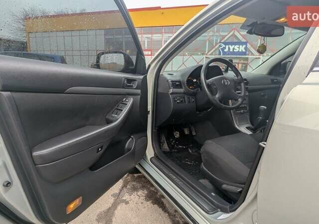 Зеленый Тойота Авенсис, объемом двигателя 1.79 л и пробегом 213 тыс. км за 6300 $, фото 10 на Automoto.ua