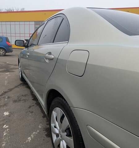Зеленый Тойота Авенсис, объемом двигателя 1.79 л и пробегом 213 тыс. км за 6300 $, фото 11 на Automoto.ua