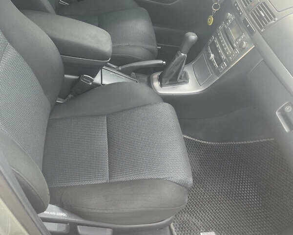 Зеленый Тойота Авенсис, объемом двигателя 1.8 л и пробегом 267 тыс. км за 6800 $, фото 1 на Automoto.ua