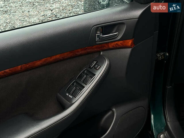 Зеленый Тойота Авенсис, объемом двигателя 2 л и пробегом 304 тыс. км за 7190 $, фото 7 на Automoto.ua