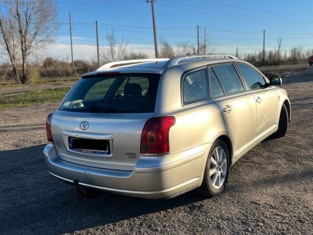 Зеленый Тойота Авенсис, объемом двигателя 2 л и пробегом 331 тыс. км за 2700 $, фото 3 на Automoto.ua