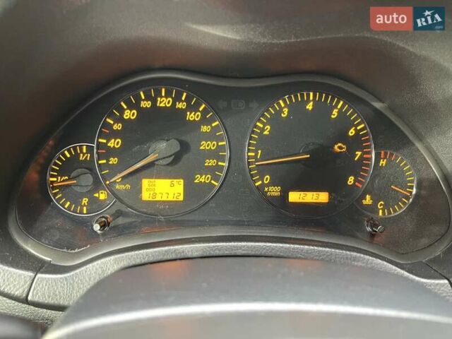 Зелений Тойота Авенсіс, об'ємом двигуна 1.8 л та пробігом 187 тис. км за 4300 $, фото 12 на Automoto.ua