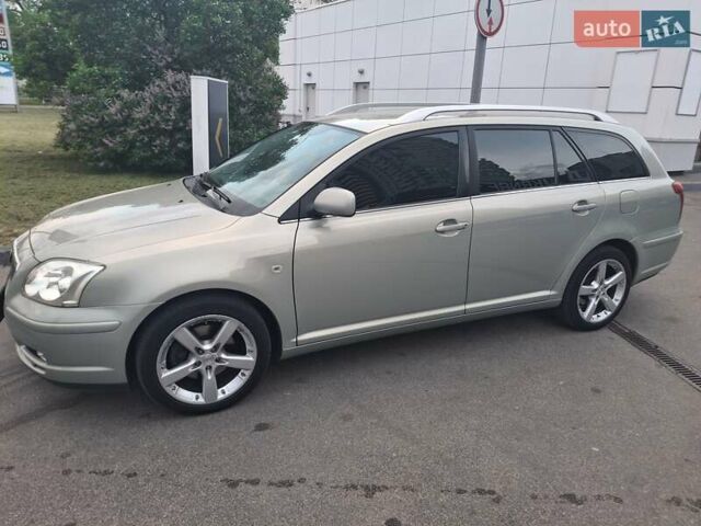 Зеленый Тойота Авенсис, объемом двигателя 2 л и пробегом 221 тыс. км за 5500 $, фото 11 на Automoto.ua