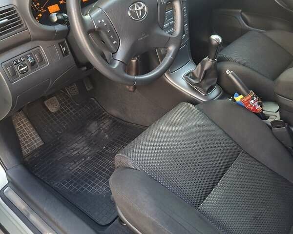 Зеленый Тойота Авенсис, объемом двигателя 2 л и пробегом 221 тыс. км за 5500 $, фото 12 на Automoto.ua