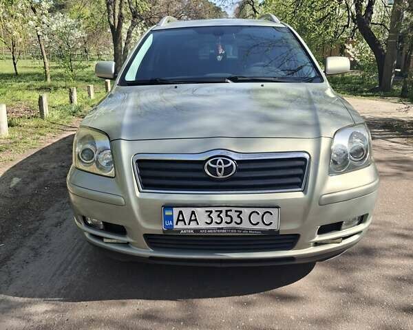 Зеленый Тойота Авенсис, объемом двигателя 2 л и пробегом 221 тыс. км за 5500 $, фото 1 на Automoto.ua