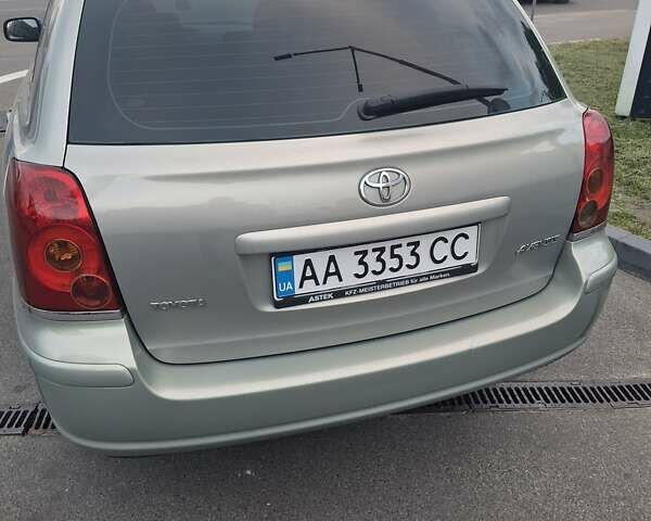 Зеленый Тойота Авенсис, объемом двигателя 2 л и пробегом 221 тыс. км за 5500 $, фото 9 на Automoto.ua