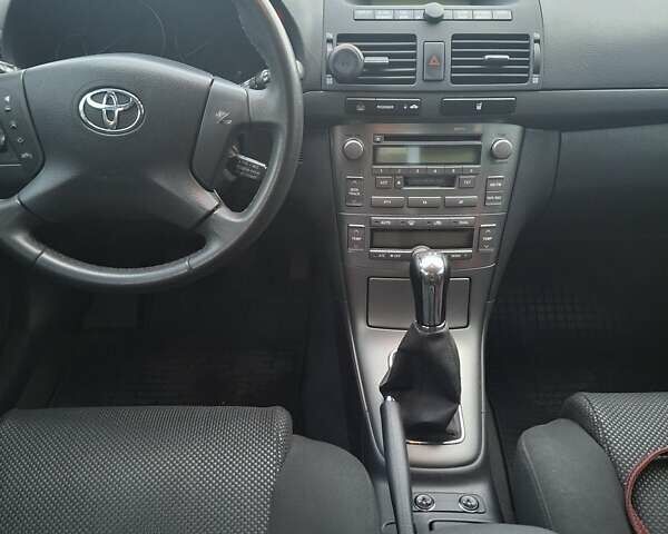 Зеленый Тойота Авенсис, объемом двигателя 2 л и пробегом 221 тыс. км за 5500 $, фото 17 на Automoto.ua