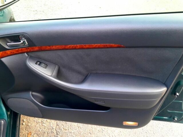 Зелений Тойота Авенсіс, об'ємом двигуна 2 л та пробігом 290 тис. км за 2599 $, фото 7 на Automoto.ua