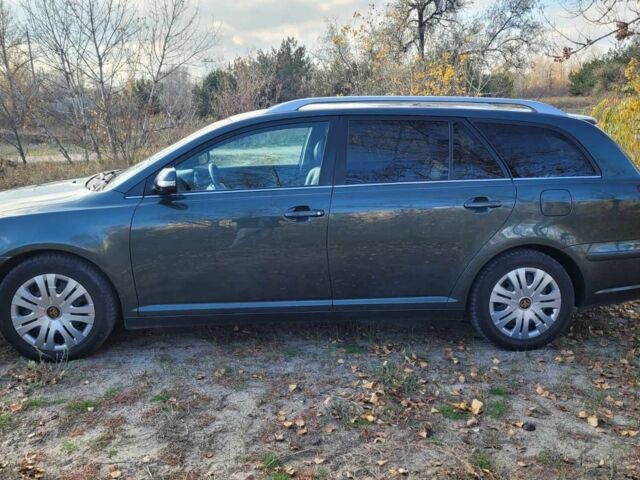 Зелений Тойота Авенсіс, об'ємом двигуна 2 л та пробігом 146 тис. км за 8000 $, фото 2 на Automoto.ua