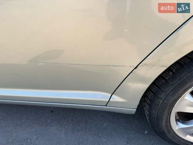 Зеленый Тойота Авенсис, объемом двигателя 2.01 л и пробегом 231 тыс. км за 6550 $, фото 17 на Automoto.ua