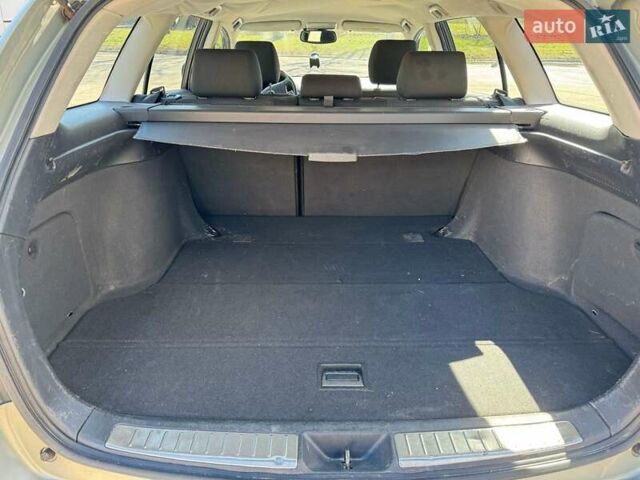 Зеленый Тойота Авенсис, объемом двигателя 2.01 л и пробегом 231 тыс. км за 6550 $, фото 7 на Automoto.ua