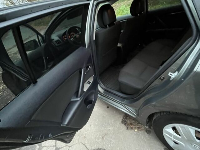 Зеленый Тойота Авенсис, объемом двигателя 2 л и пробегом 277 тыс. км за 8500 $, фото 11 на Automoto.ua