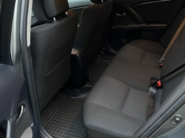 Зеленый Тойота Авенсис, объемом двигателя 2 л и пробегом 277 тыс. км за 8500 $, фото 6 на Automoto.ua