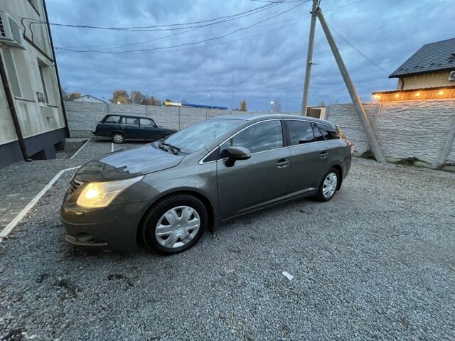 Зеленый Тойота Авенсис, объемом двигателя 2 л и пробегом 277 тыс. км за 8500 $, фото 2 на Automoto.ua