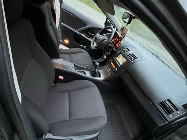 Зеленый Тойота Авенсис, объемом двигателя 2 л и пробегом 277 тыс. км за 8500 $, фото 9 на Automoto.ua
