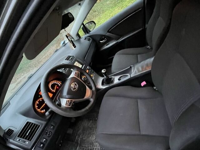 Зеленый Тойота Авенсис, объемом двигателя 2 л и пробегом 277 тыс. км за 8500 $, фото 5 на Automoto.ua