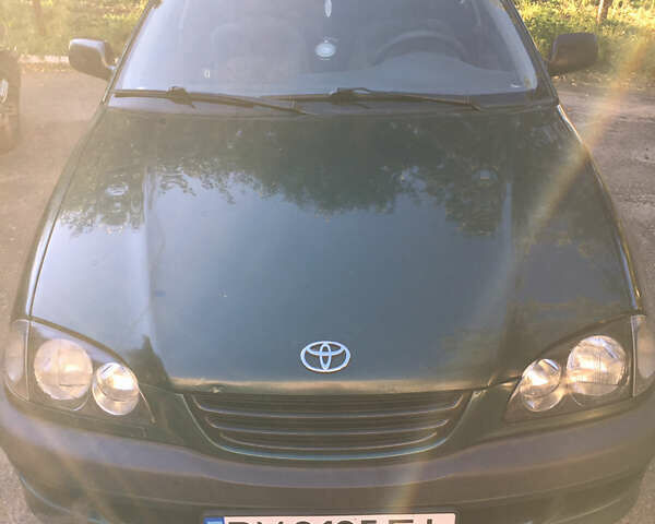 Зеленый Тойота Авенсис, объемом двигателя 1.8 л и пробегом 545 тыс. км за 2600 $, фото 1 на Automoto.ua