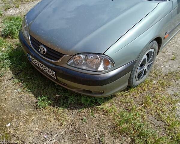 Зеленый Тойота Авенсис, объемом двигателя 2 л и пробегом 344 тыс. км за 3900 $, фото 5 на Automoto.ua