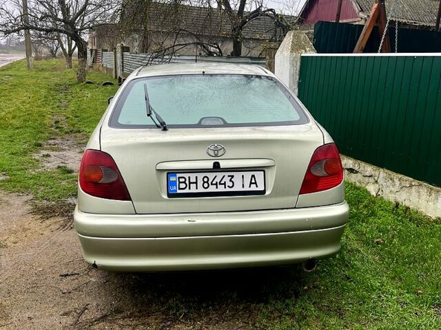 Зеленый Тойота Авенсис, объемом двигателя 1.8 л и пробегом 420 тыс. км за 2999 $, фото 2 на Automoto.ua