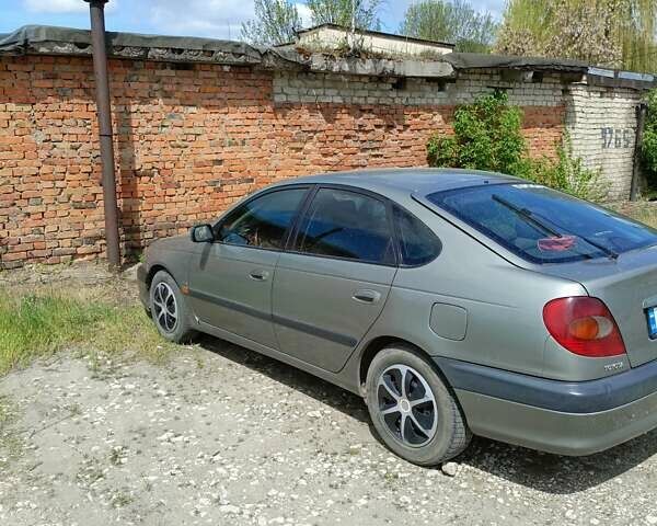 Зеленый Тойота Авенсис, объемом двигателя 2 л и пробегом 344 тыс. км за 3900 $, фото 6 на Automoto.ua