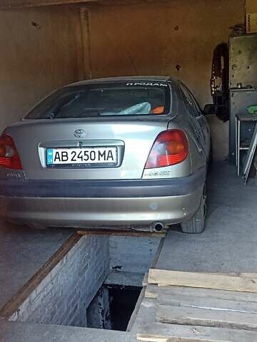 Зеленый Тойота Авенсис, объемом двигателя 2 л и пробегом 344 тыс. км за 3900 $, фото 1 на Automoto.ua