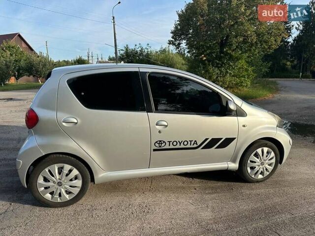 Білий Тойота Айго, об'ємом двигуна 1 л та пробігом 262 тис. км за 4500 $, фото 3 на Automoto.ua