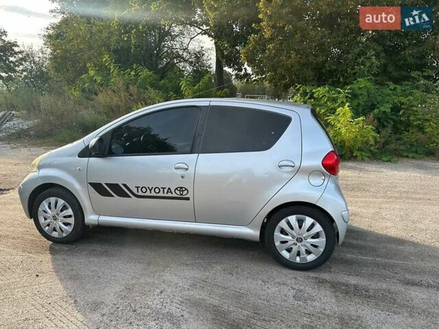 Білий Тойота Айго, об'ємом двигуна 1 л та пробігом 262 тис. км за 4500 $, фото 7 на Automoto.ua