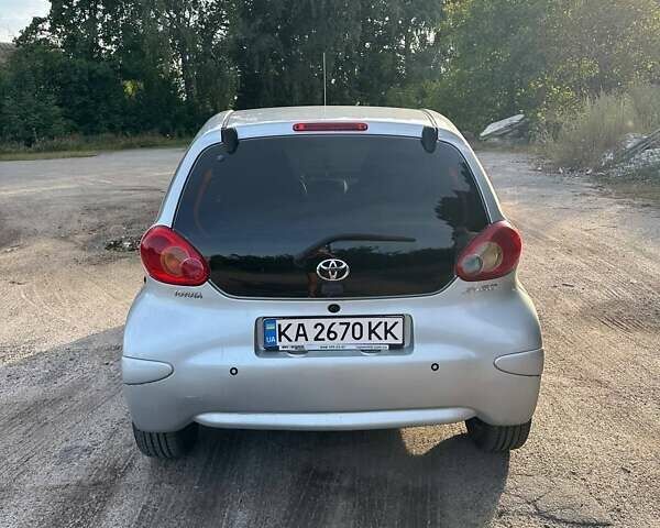 Білий Тойота Айго, об'ємом двигуна 1 л та пробігом 262 тис. км за 4500 $, фото 5 на Automoto.ua