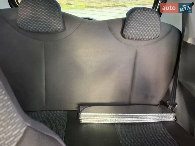 Белый Тойота Айго, объемом двигателя 1 л и пробегом 111 тыс. км за 4300 $, фото 1 на Automoto.ua