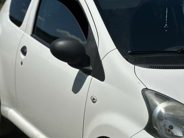 Тойота Айго 2009 в Житомире на Automoto.ua Белый Тойота Айго, объемом двигателя 1 л и пробегом 109 тыс. км за 3700 $, фото 2 на Automoto.ua