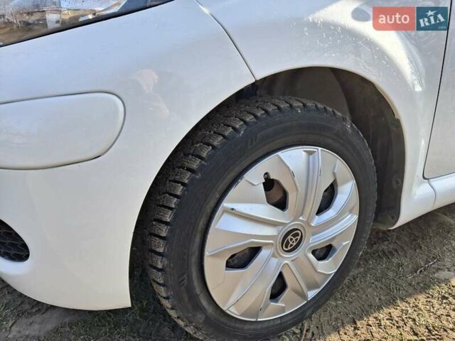 Белый Тойота Айго, объемом двигателя 1 л и пробегом 170 тыс. км за 4800 $, фото 9 на Automoto.ua