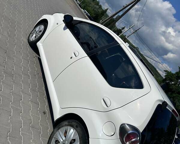 Белый Тойота Айго, объемом двигателя 1 л и пробегом 170 тыс. км за 4800 $, фото 3 на Automoto.ua