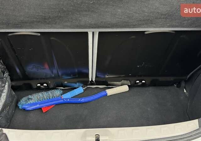 Белый Тойота Айго, объемом двигателя 1 л и пробегом 65 тыс. км за 10000 $, фото 13 на Automoto.ua