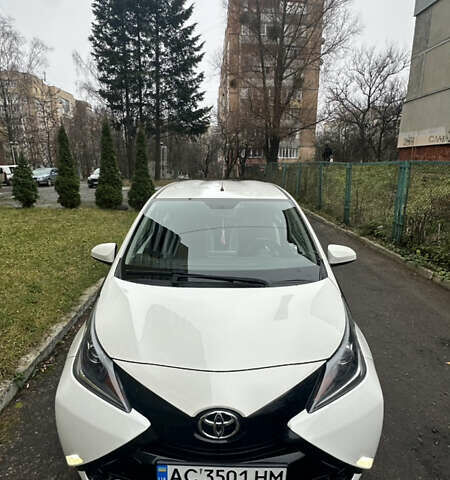 Белый Тойота Айго, объемом двигателя 1 л и пробегом 171 тыс. км за 9200 $, фото 18 на Automoto.ua