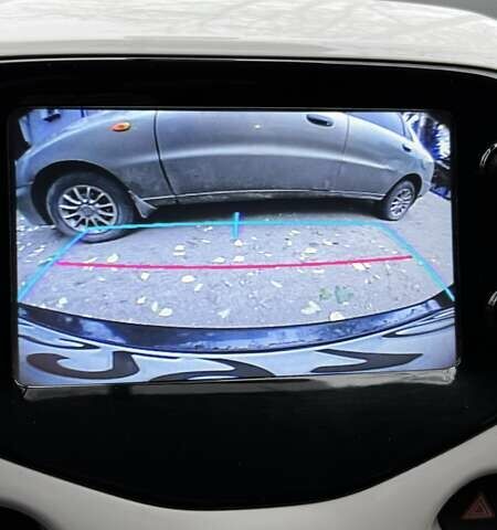 Белый Тойота Айго, объемом двигателя 1 л и пробегом 65 тыс. км за 10000 $, фото 15 на Automoto.ua