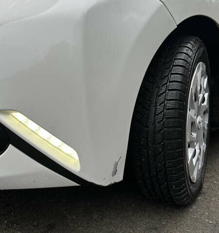 Белый Тойота Айго, объемом двигателя 1 л и пробегом 171 тыс. км за 9200 $, фото 7 на Automoto.ua