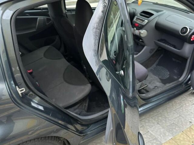 Чорний Тойота Айго, об'ємом двигуна 1 л та пробігом 160 тис. км за 3500 $, фото 5 на Automoto.ua