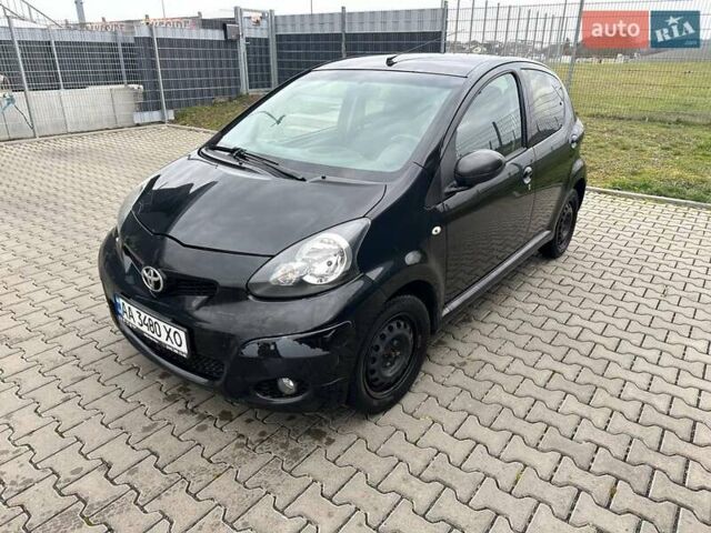 Черный Тойота Айго, объемом двигателя 1 л и пробегом 178 тыс. км за 4000 $, фото 7 на Automoto.ua