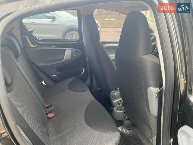 Черный Тойота Айго, объемом двигателя 1 л и пробегом 198 тыс. км за 4100 $, фото 5 на Automoto.ua