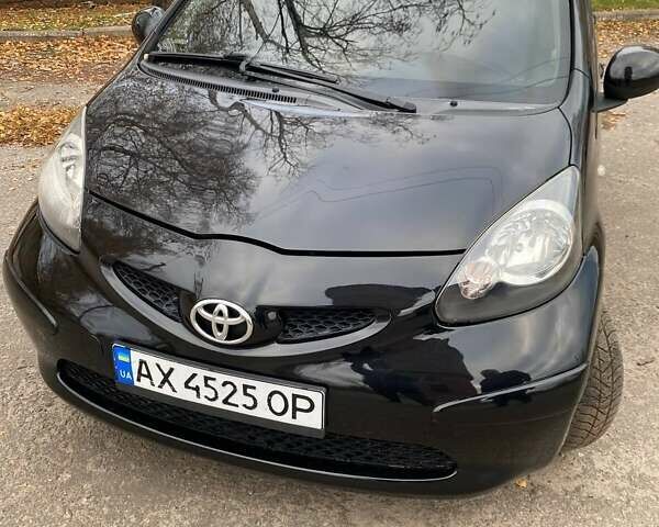 Черный Тойота Айго, объемом двигателя 1 л и пробегом 198 тыс. км за 4100 $, фото 10 на Automoto.ua