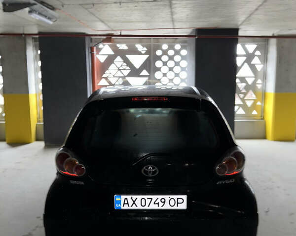 Чорний Тойота Айго, об'ємом двигуна 1 л та пробігом 167 тис. км за 6200 $, фото 4 на Automoto.ua